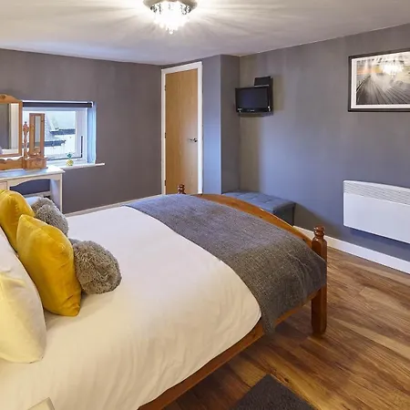Host & - Abbey Heights Apartman